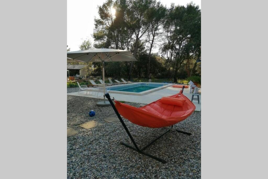 Gite Dans Les Pins Avec Piscine Villa Mazan Exterior foto