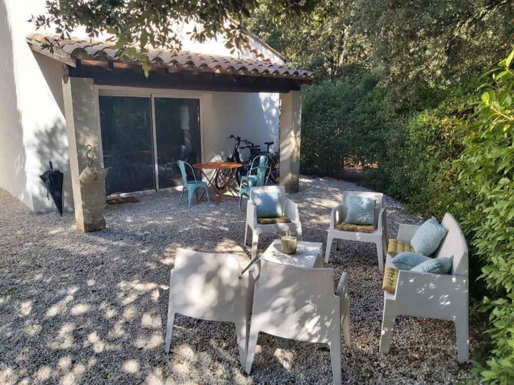 Gite Dans Les Pins Avec Piscine Villa Mazan Exterior foto